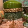 Lampe de table pied en bronze doré tritons et A/J e verre opalin -vert de vessie+frange - Suède ca.1910 – Image 4