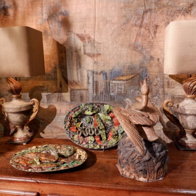 Grands plats en barbotine polychrome figurant poissons, couleuvres insectes & fleurs -fin XIXe par les suiveurs de Palissy