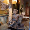 Amour à l'hippocampe, élément en bois sculpté et peint fine XVIIe – Image 3