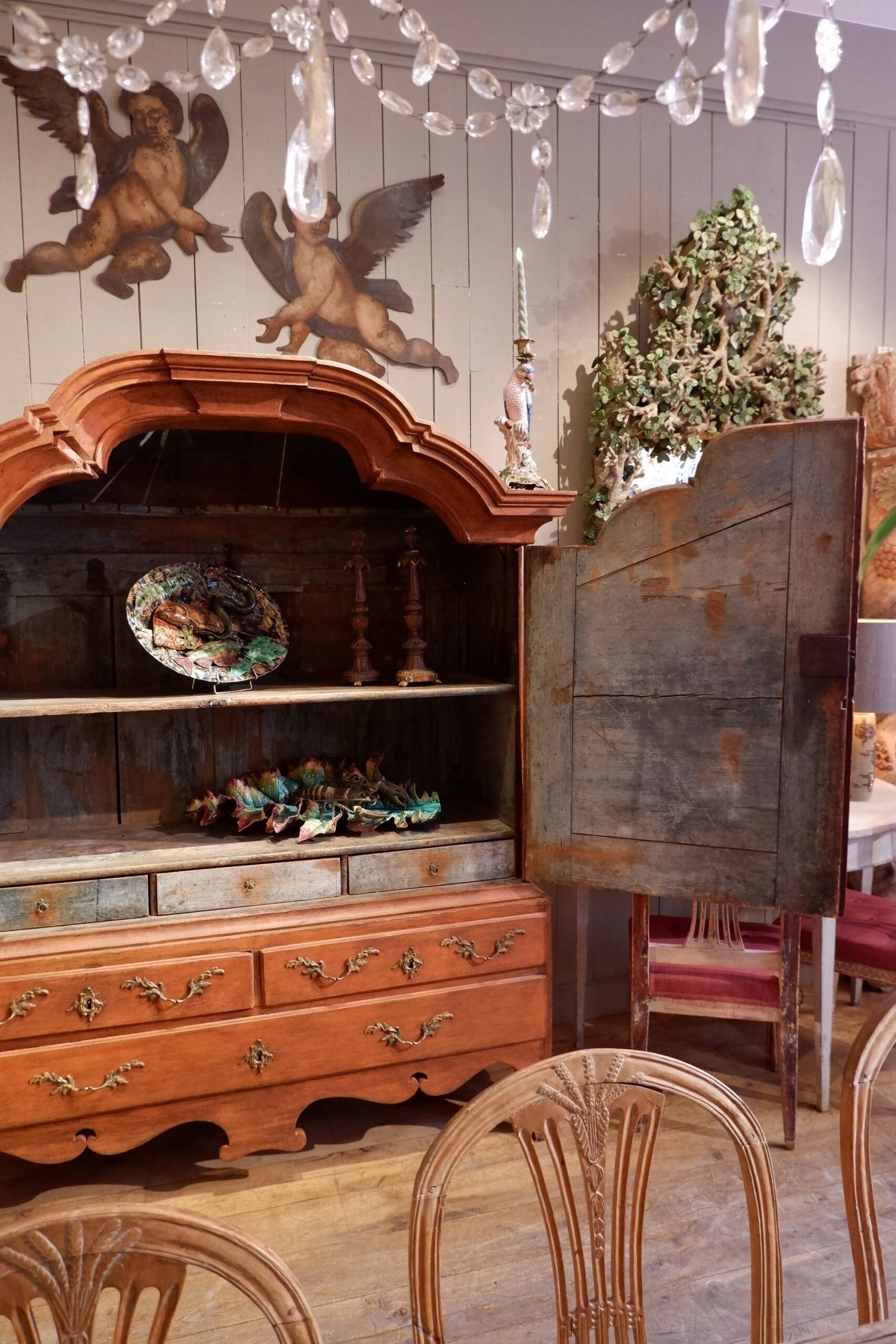 Grand buffet double corps baroque suédois d'époque XVIIIe patine rouge d'origine - intérieur bleu – Image 8
