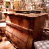 Petite commode bombée en chêne pieds griffes d'oiseaux -milieu XIXe – Image 3