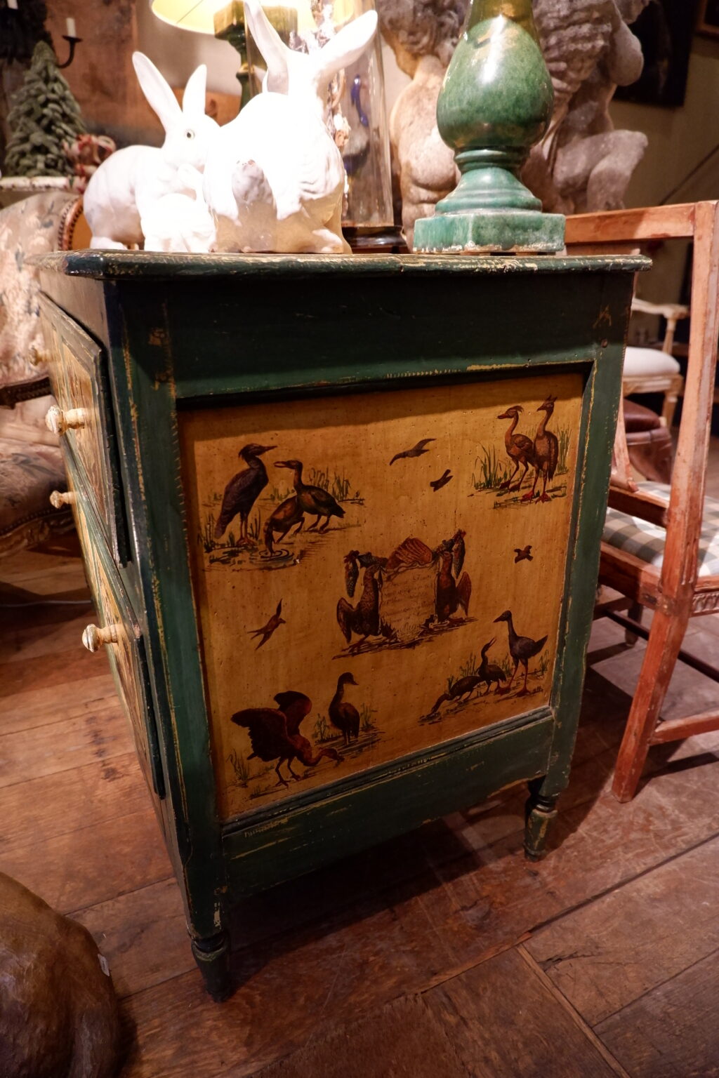Commode d'époque Louis XVI décor naturaliste d'oiseaux et scènes paysannes en Arte Povera ca.1800 – Image 4