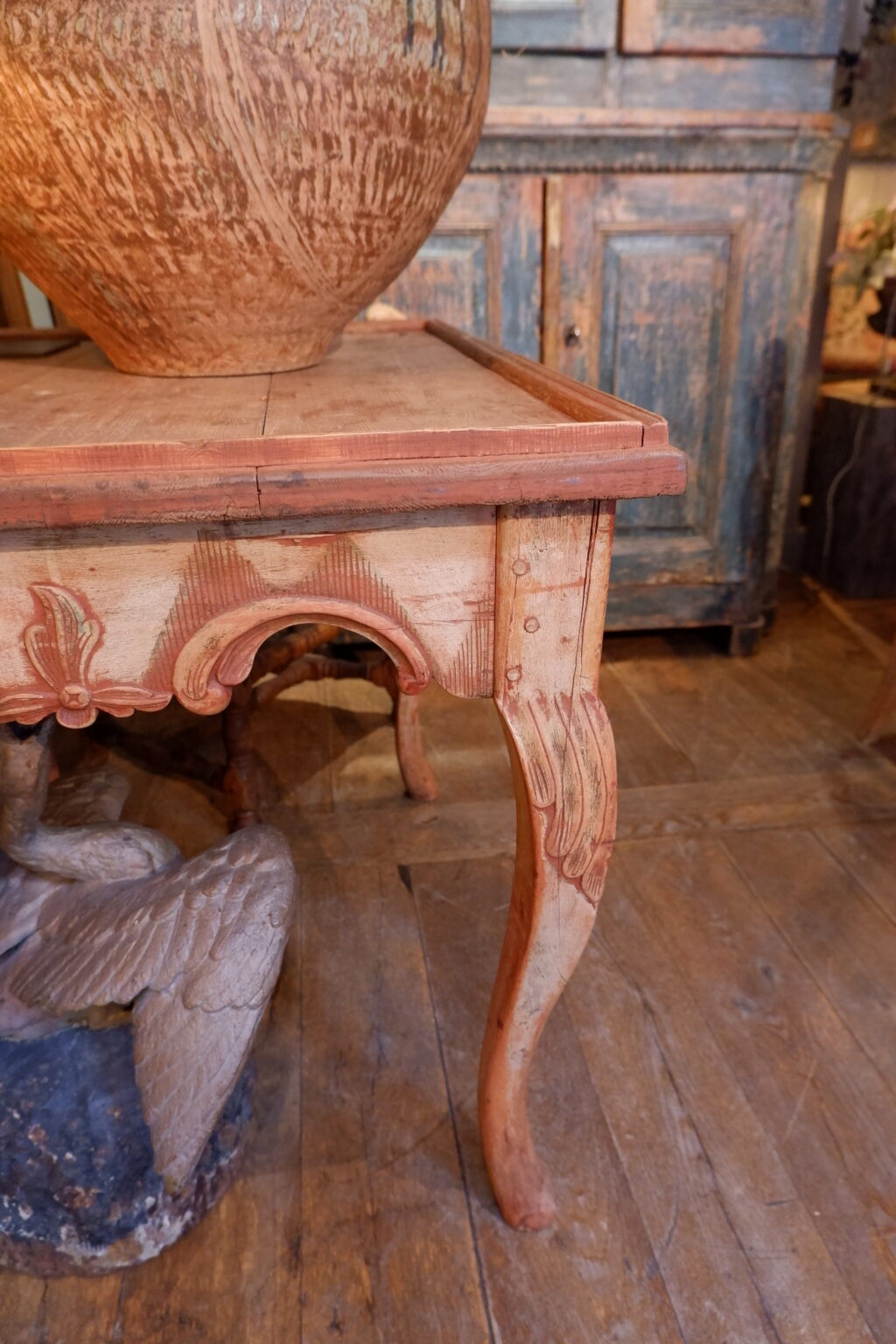 Early 18th century Norwegian carved wood Roccoco side table - Image 2