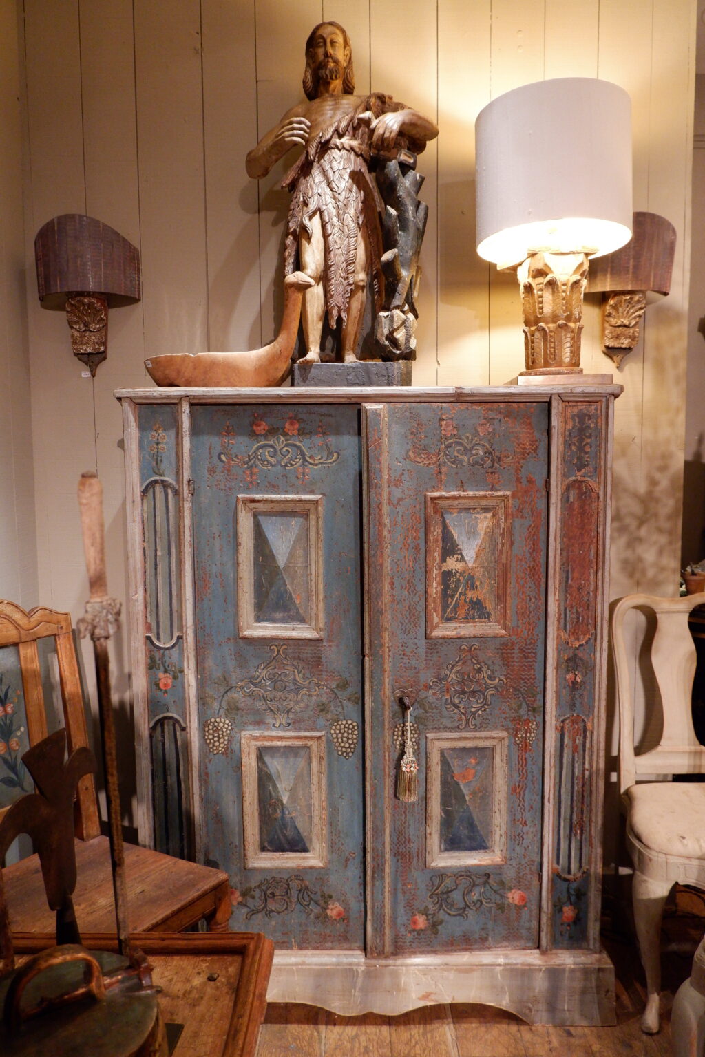 Petite armoire peinte des alpes italiennes ca.1800