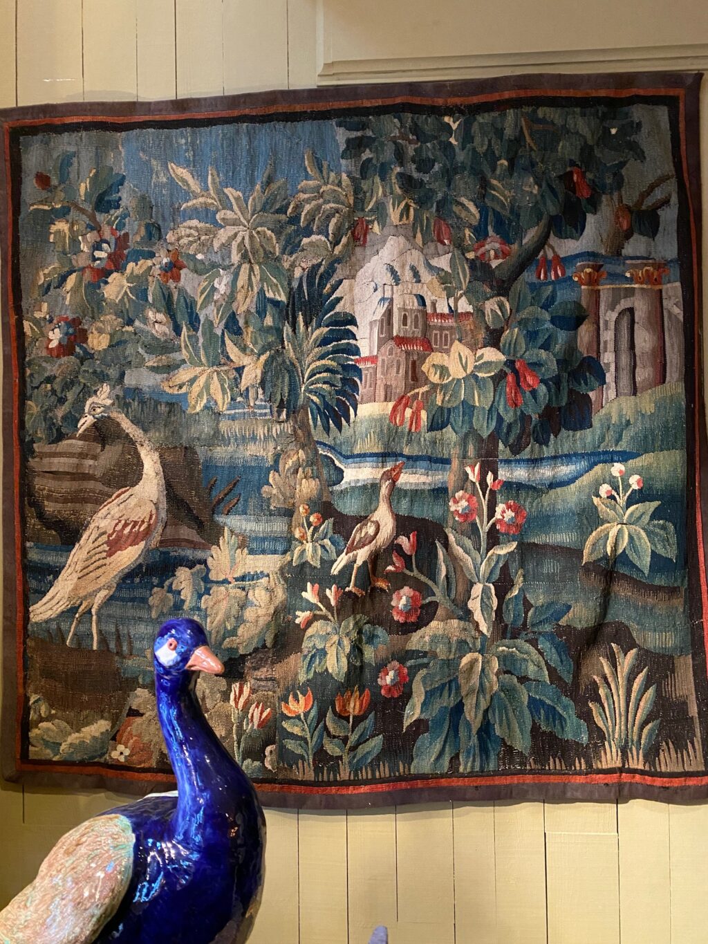 Tapisserie d'Aubusson fin XVIIIe - oiseaux dans un motif de verdure. – Image 2