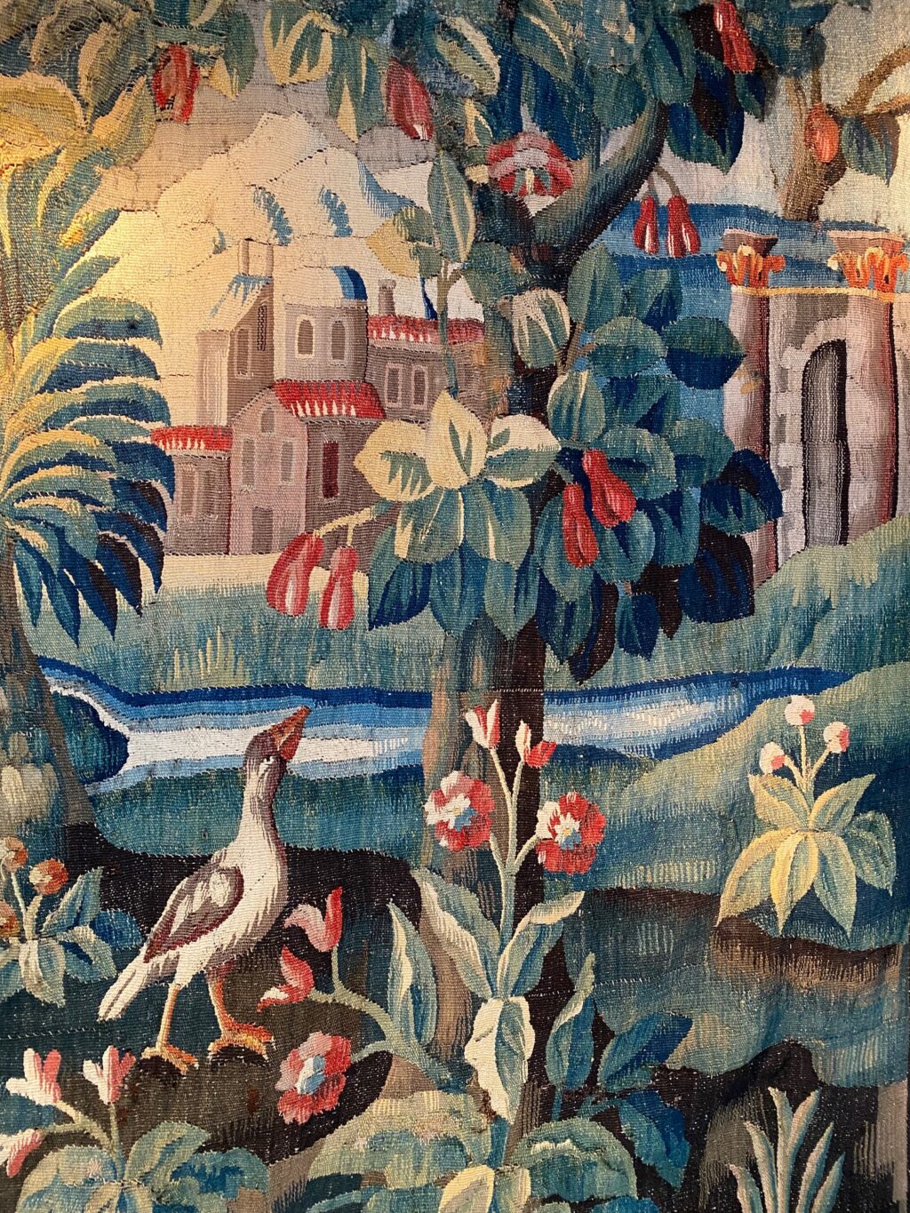 Tapisserie d'Aubusson fin XVIIIe - oiseaux dans un motif de verdure. – Image 4