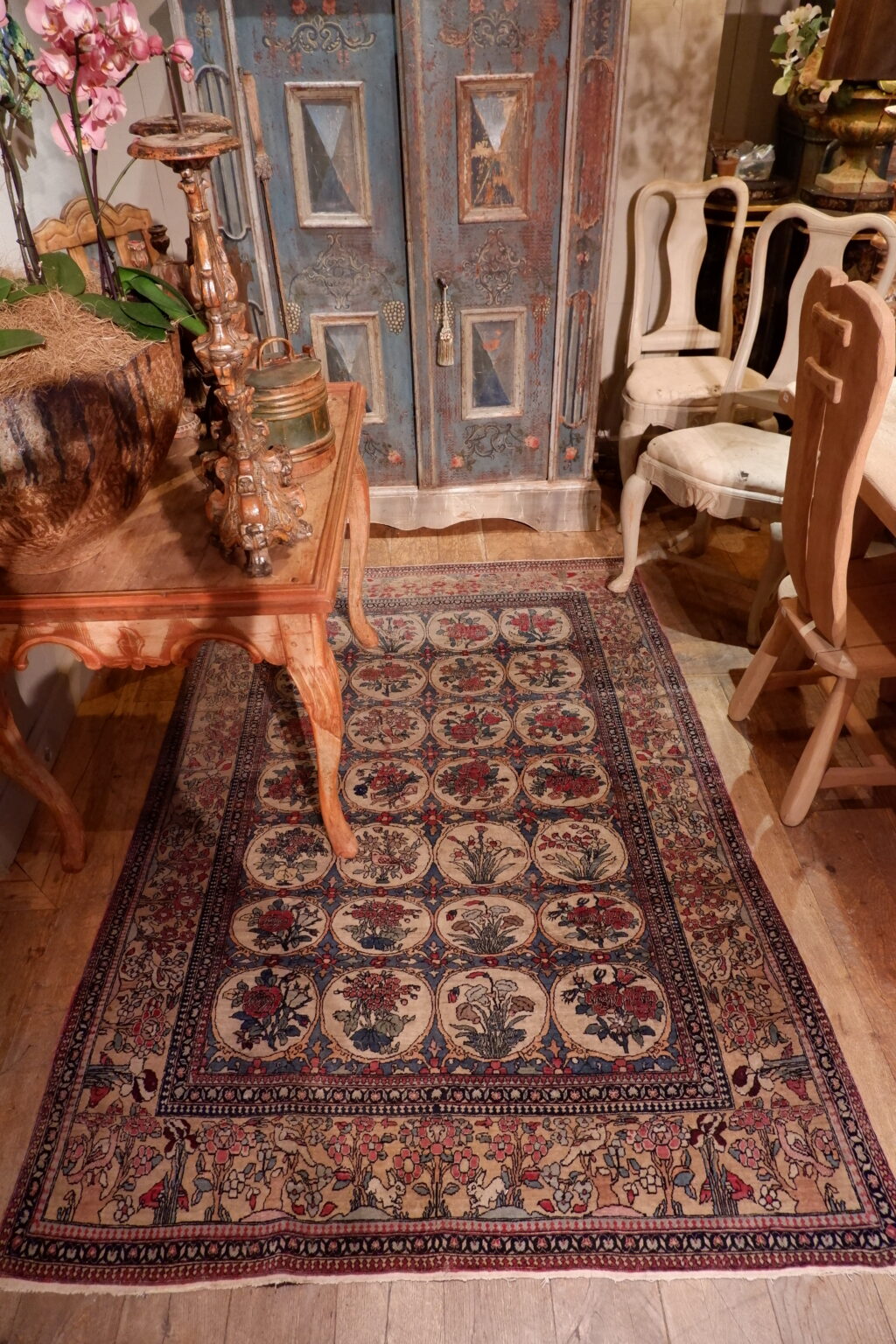 Tapis persan laine & soie motif floral & oiseaux – Image 5
