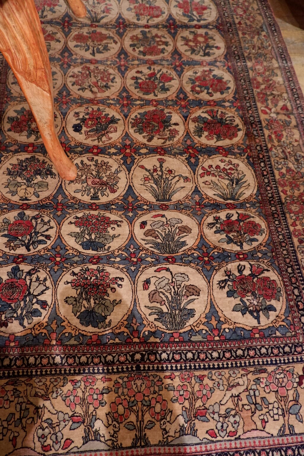 Tapis persan laine & soie motif floral & oiseaux