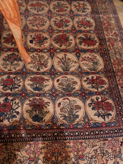 Tapis persan laine & soie motif floral & oiseaux