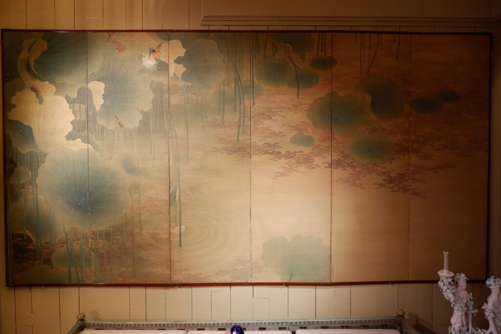 Paravent Japonais à 6 feuilles motif peint sur soie fin XIXe – Image 2