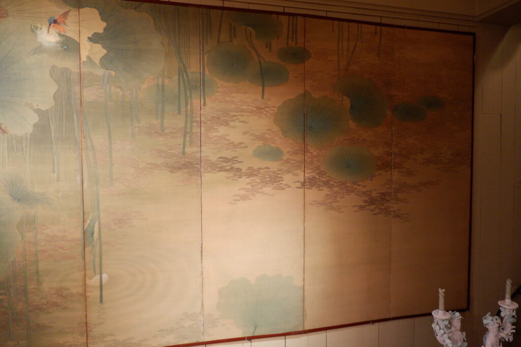 Paravent Japonais à 6 feuilles motif peint sur soie fin XIXe – Image 7