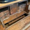 Commode scriban en chêne clair blanchi pieds pattes de lion ca.1880 – Image 4