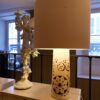 PAIRE DE LAMPES CERAMIQUE BLANCHE & FLEURS MARRON PAR TOREBODA  SUEDE CA1960 – Image 2