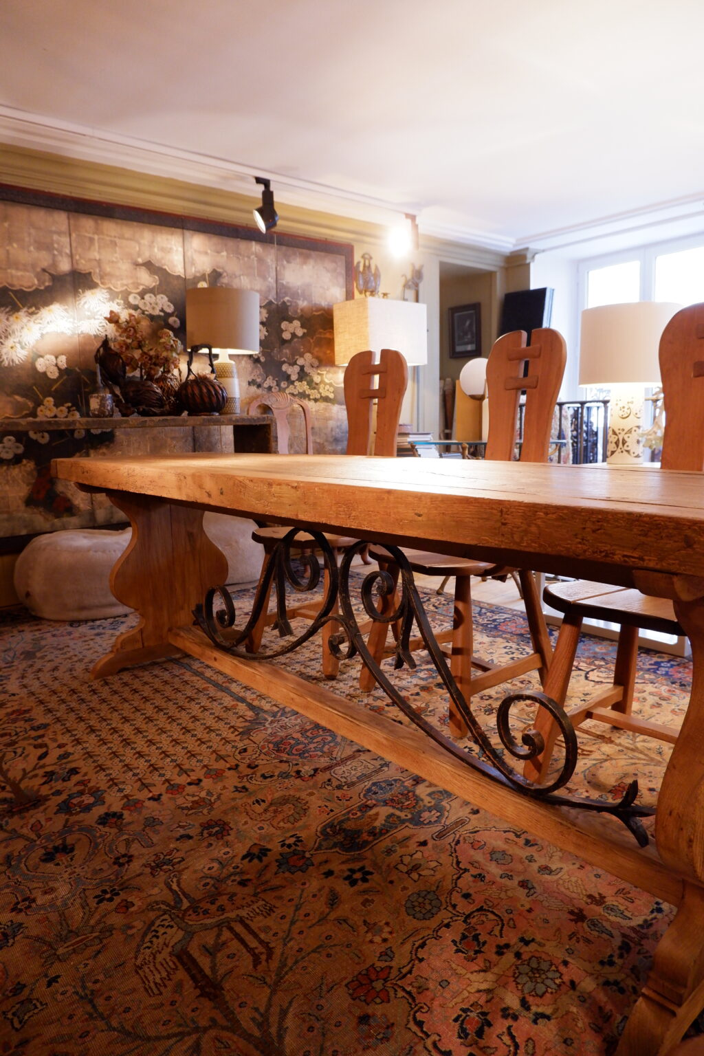 Grande console en noyer & entretoise volutes en fer forgé fin XVIIIe – Image 10