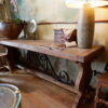 Grande console en noyer & entretoise volutes en fer forgé fin XVIIIe – Image 2