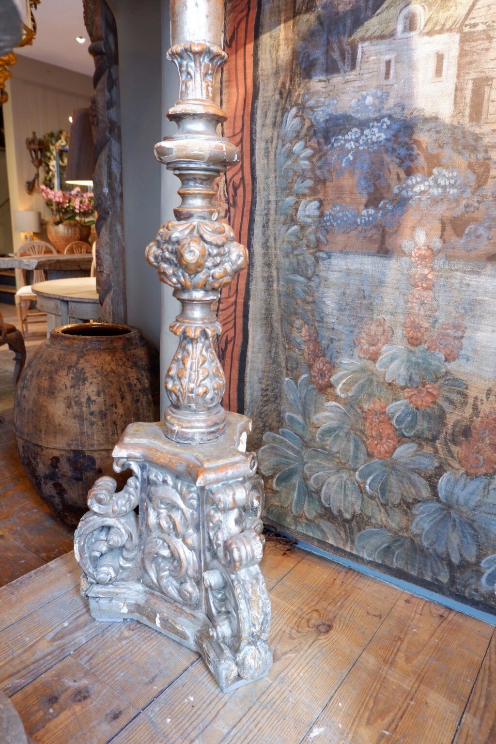 Pair of large carved wood and silver leaf piccierges + Bark silk lampshades - Image 5