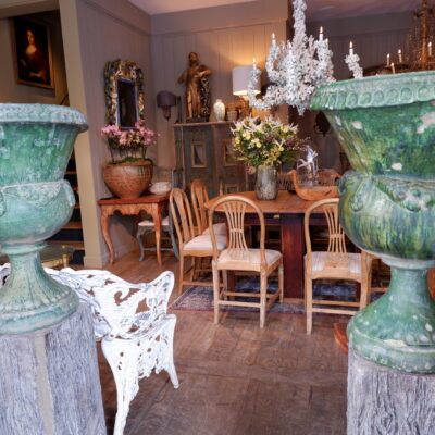 Suite de 3 grands vases  pied douche en terre-cuite émaillée de Castelnaudary – fin XVIIIe
