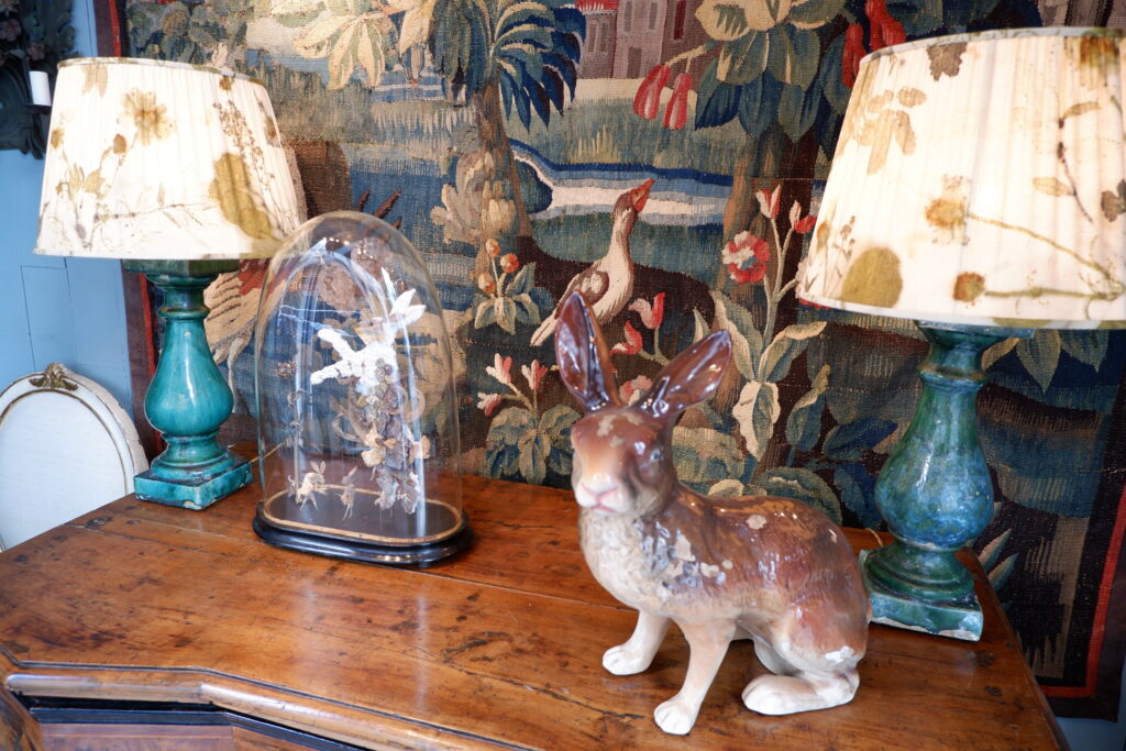 Grand lapin en céramique émaillée de la poterie de Bavent - fin XIXe – Image 3