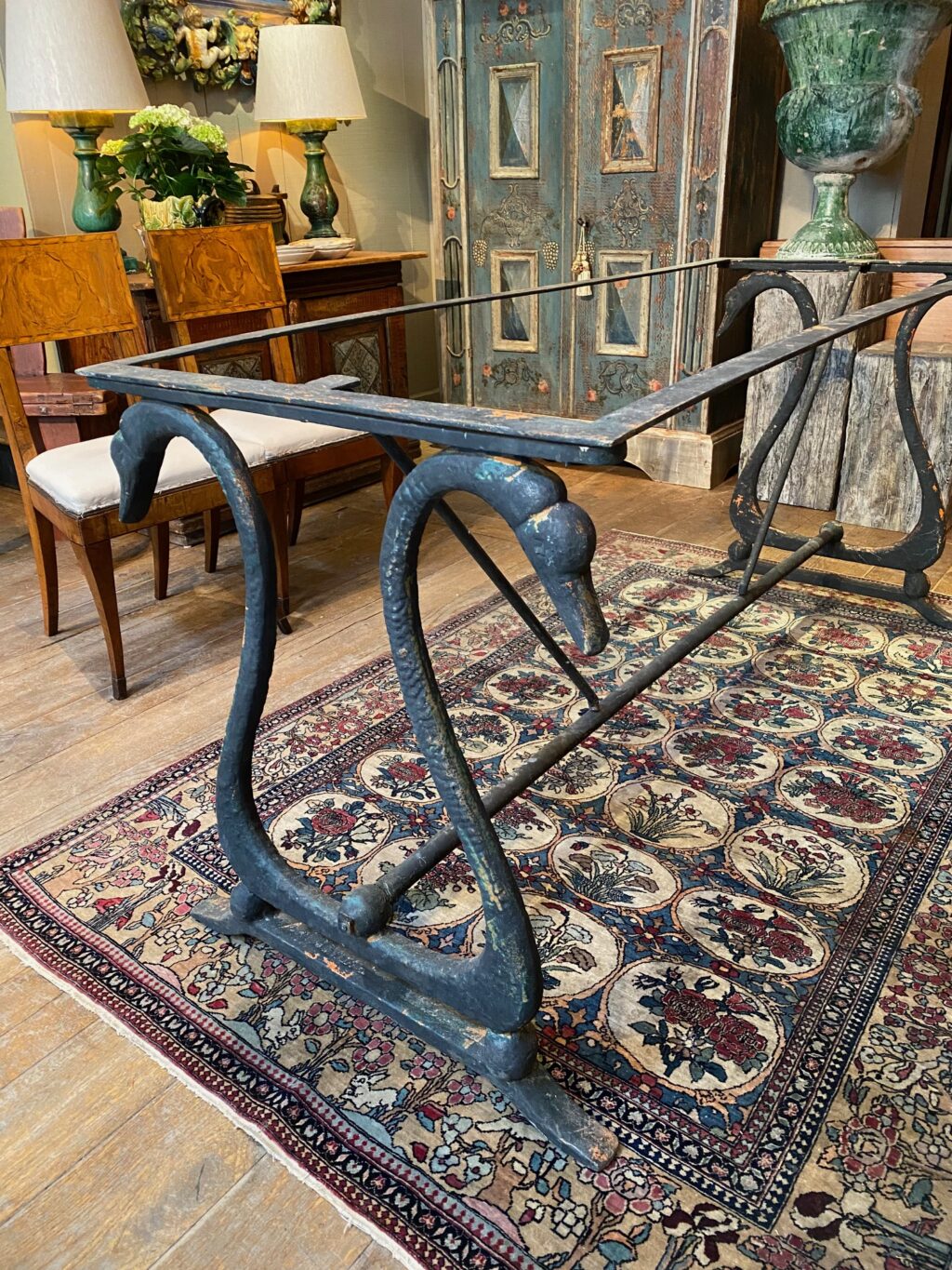 Grande console d'orangerie directoire en fonte noire "Col de Cygne" & plateau en marbre blanc ca.1850 – Image 7