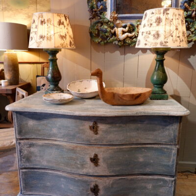 Large 3-drawer curved chest with blue patina ca.1800