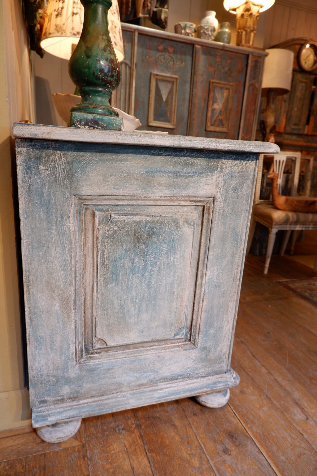 Grande commode galbée 3 tiroirs patine bleue ca.1800 – Image 6