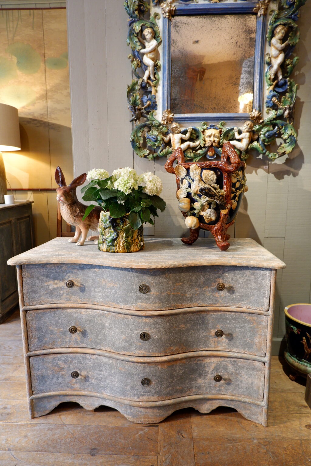Commode provençale double galbe patine bleue pâle ca.1880