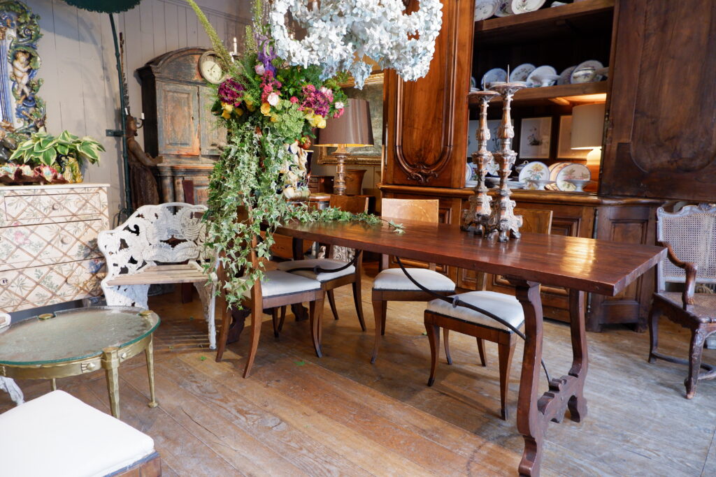Grande table en noyer entretoise en fer forgé XIXe – Image 2