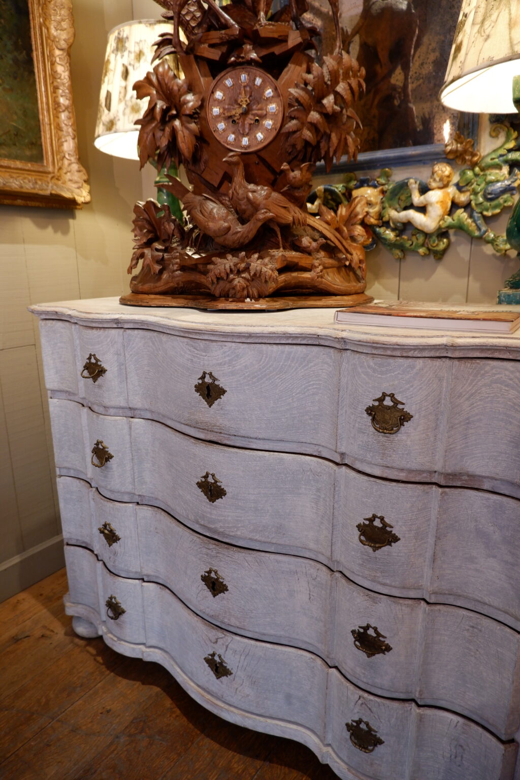Grande commode aux oiseaux patine blanche XIXe – Image 2