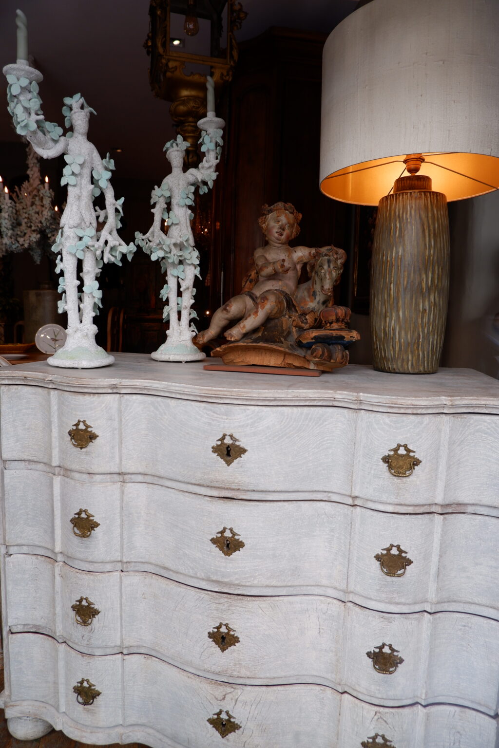 Grande commode aux oiseaux patine blanche XIXe – Image 5