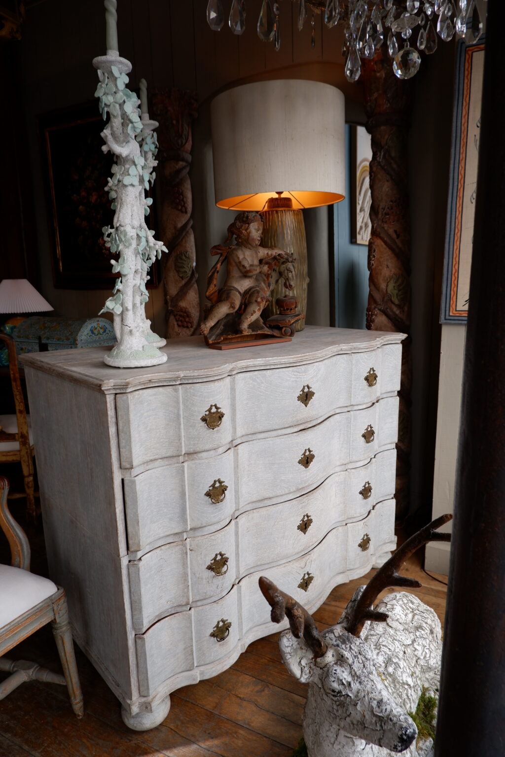 Grande commode aux oiseaux patine blanche XIXe – Image 6