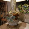 Lampe en barbotine décor impressioniste de fleurs sur fond gris monté sur socle en bronze - Giens milieu XIXe – Image 2