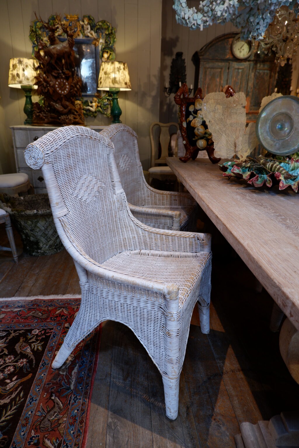 Suite de 6 fauteuils en rotin blanc - France XIXe – Image 2
