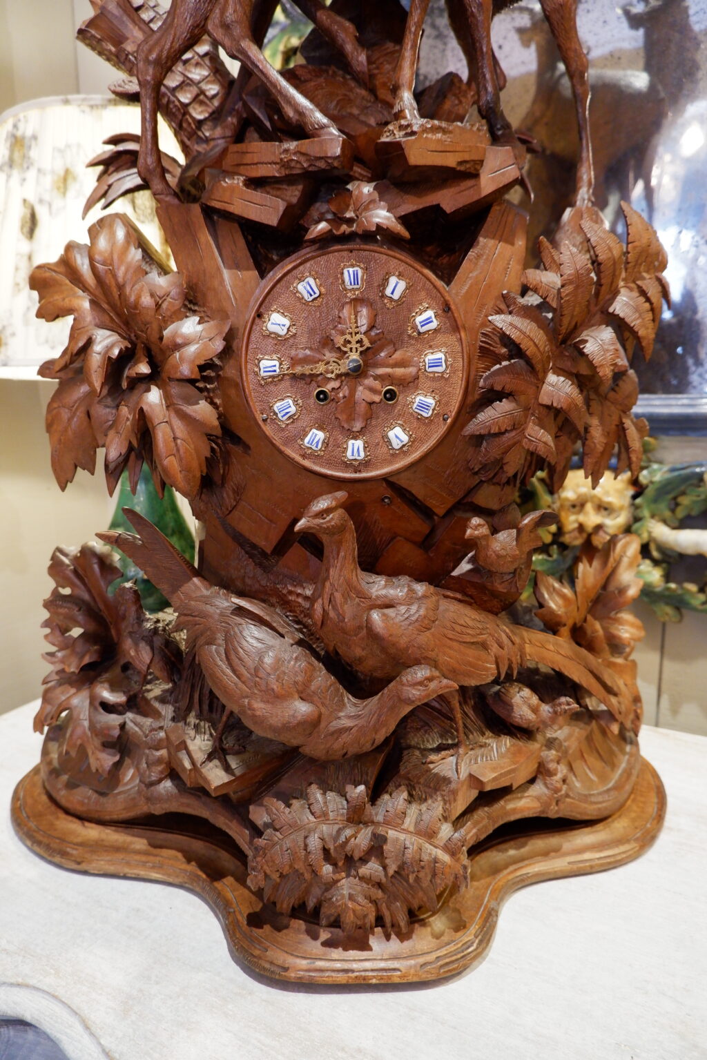 Grande horloge en bois sculpté " forêt noire" fin XIXe – Image 3