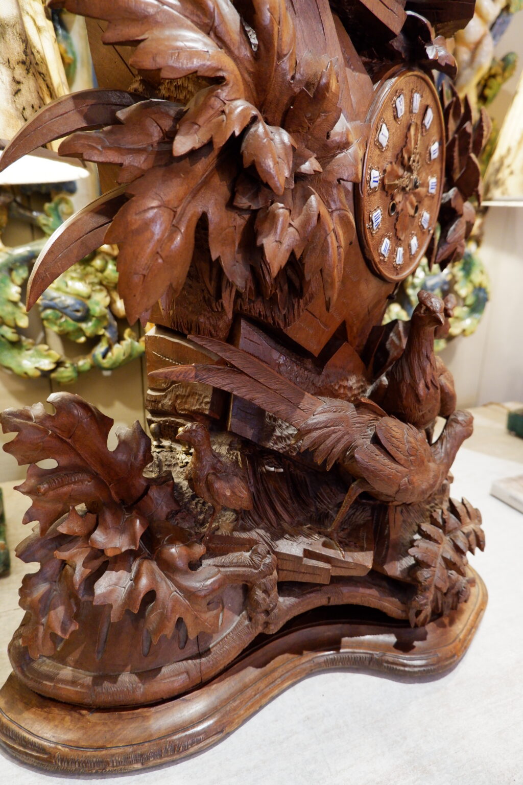 Grande horloge en bois sculpté " forêt noire" fin XIXe – Image 5