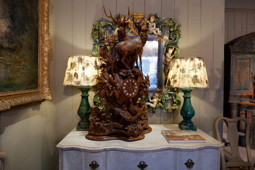 Grande horloge en bois sculpté " forêt noire" fin XIXe – Image 8