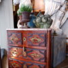 Petite commode à 4 tiroirs en placage bicolore et dessus marbre- d'époque XVIIIE