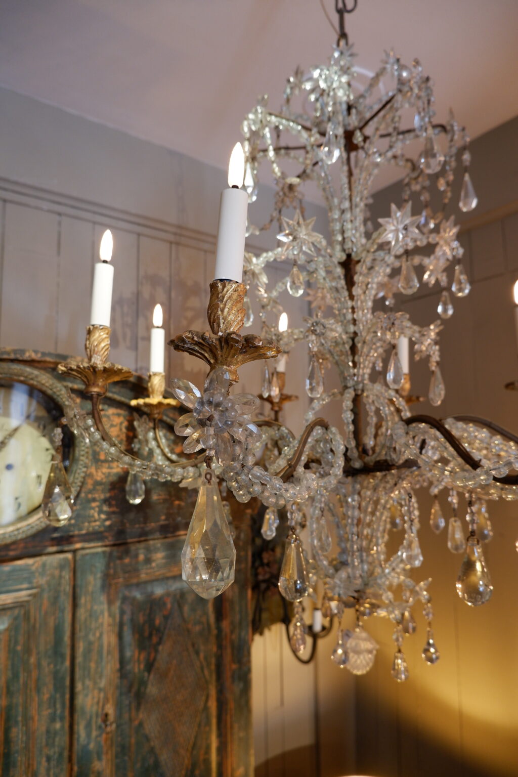 Lustre italien à grosses perles de verre, étoiles et pendants en forme de poires et en cristal taillé - Fin XIXe – Image 7