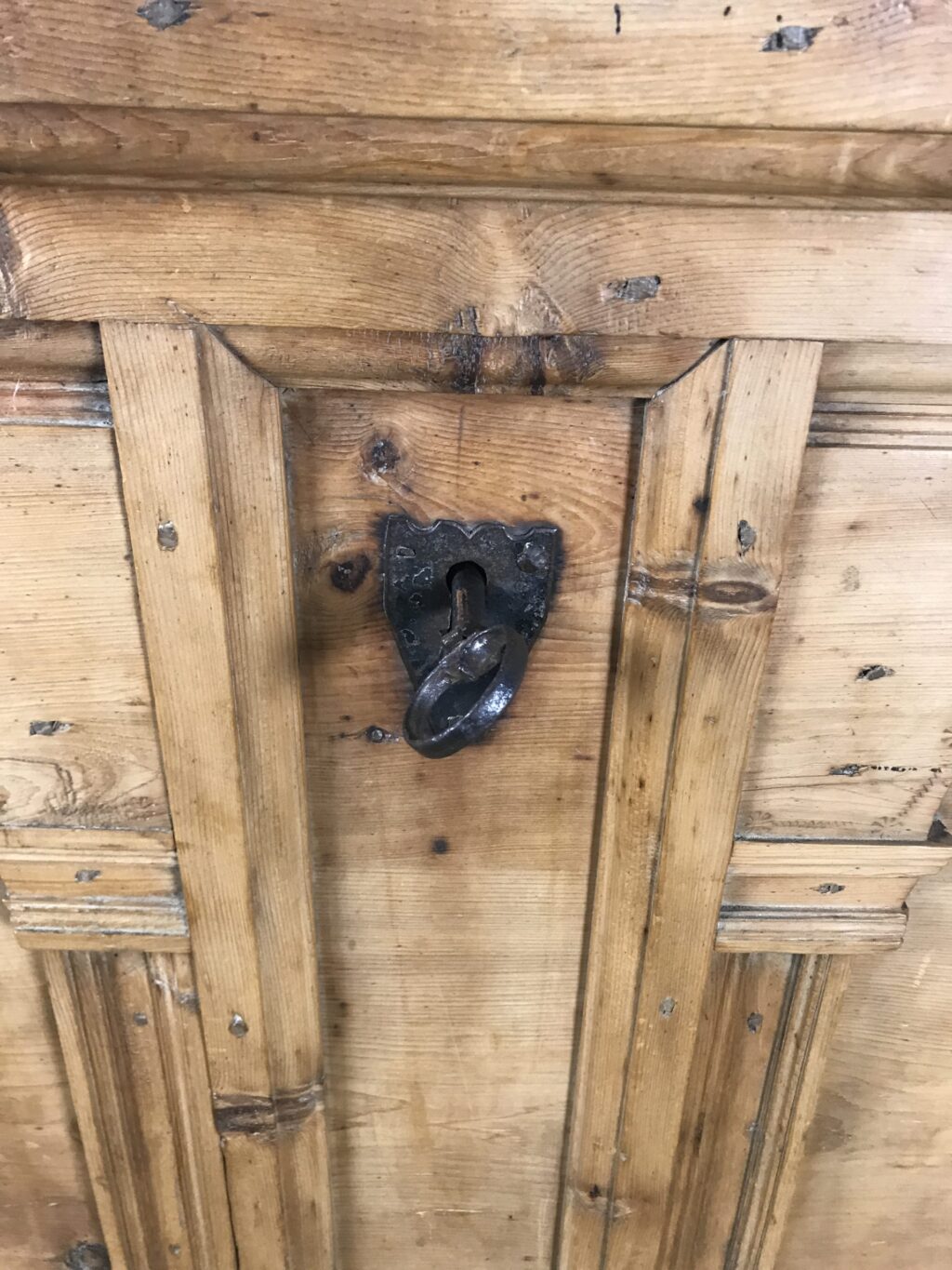 Large chest in natural wood Alpage Northern Italy - Image 7