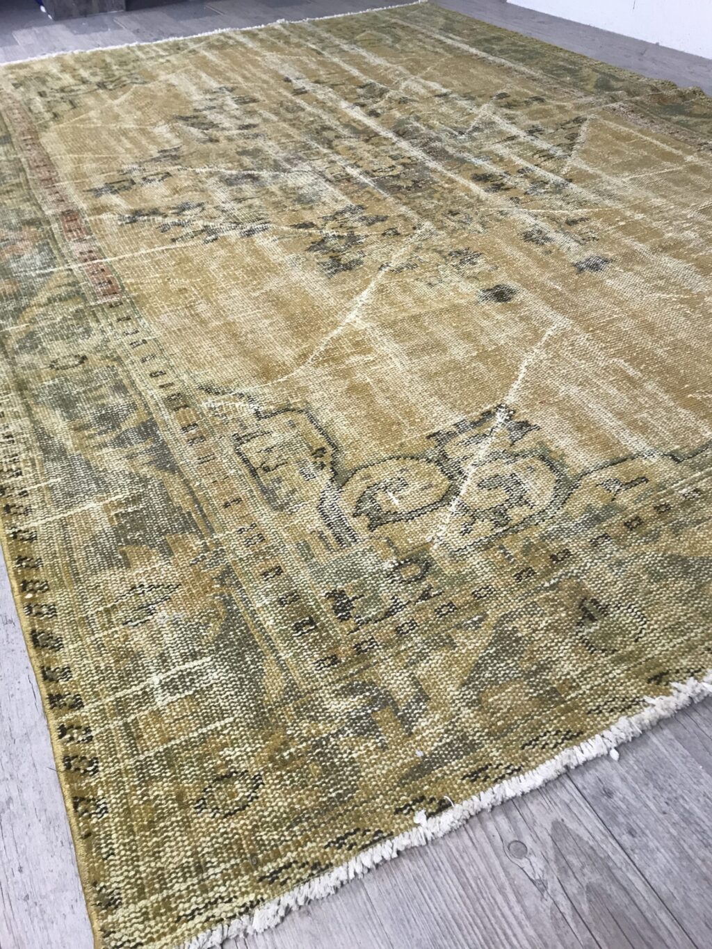 Tapis en laine tissé main vintage jaune – Image 4