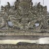 Grand miroir en métal repoussé