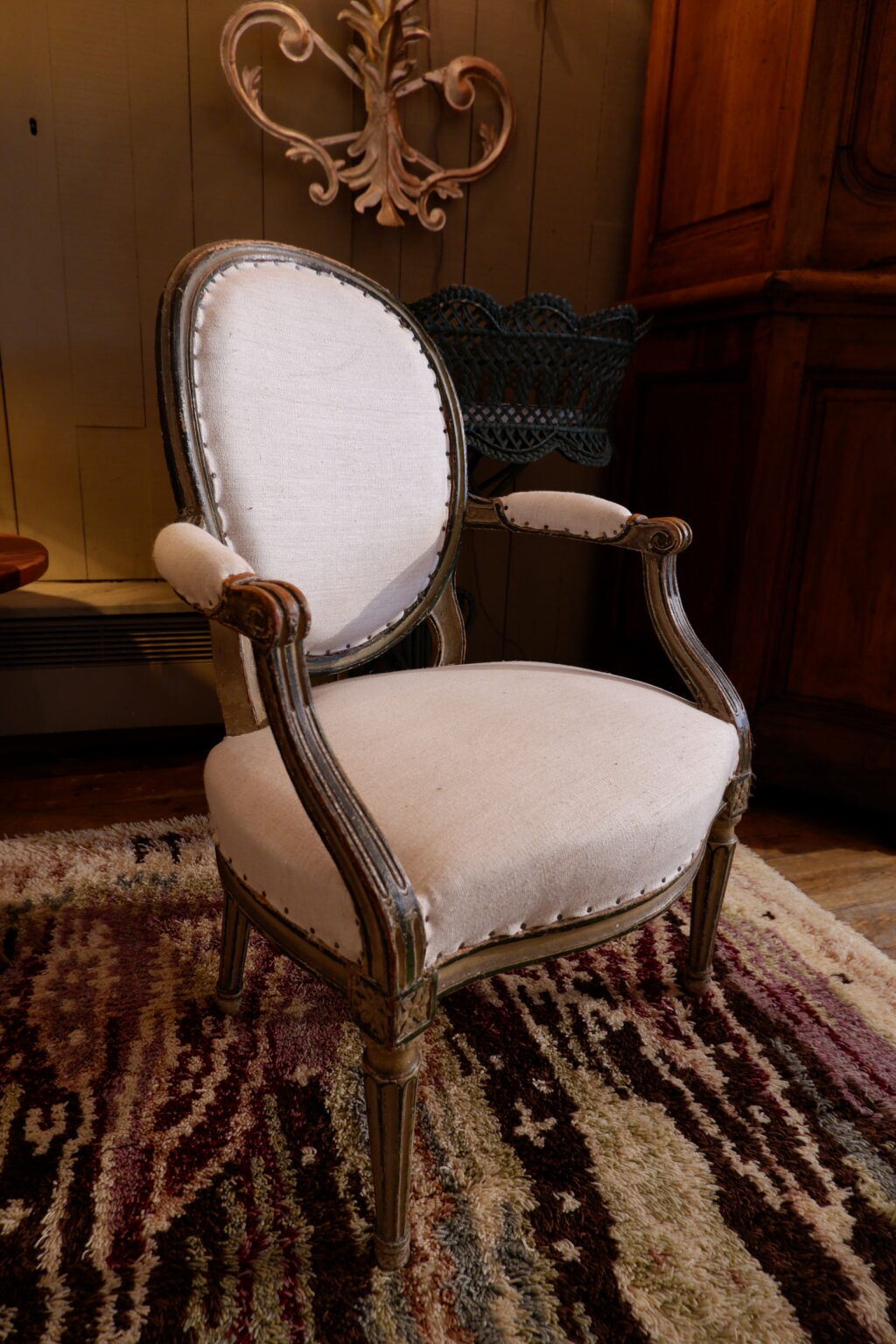 Paire de fauteuils médaillons Louis XVI laque verte d'origine - France XIXe – Image 3