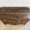 commode galbée en noyer