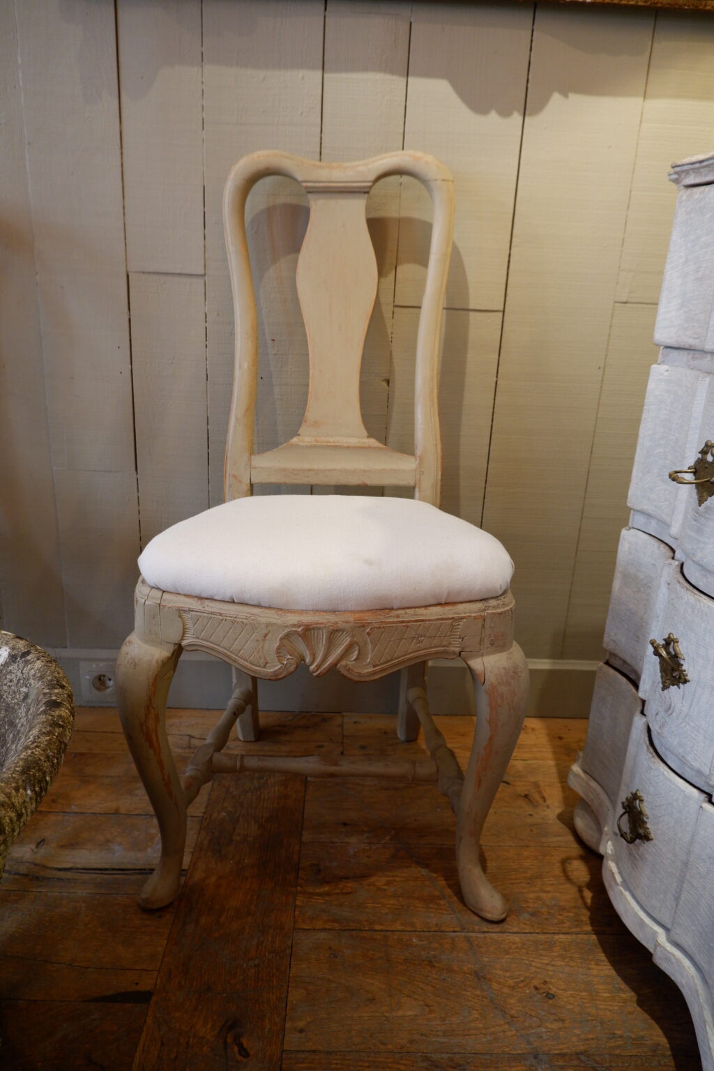 Paire de chaises baroque suédoises en bois peint vert pâle ca.1880 – Image 2