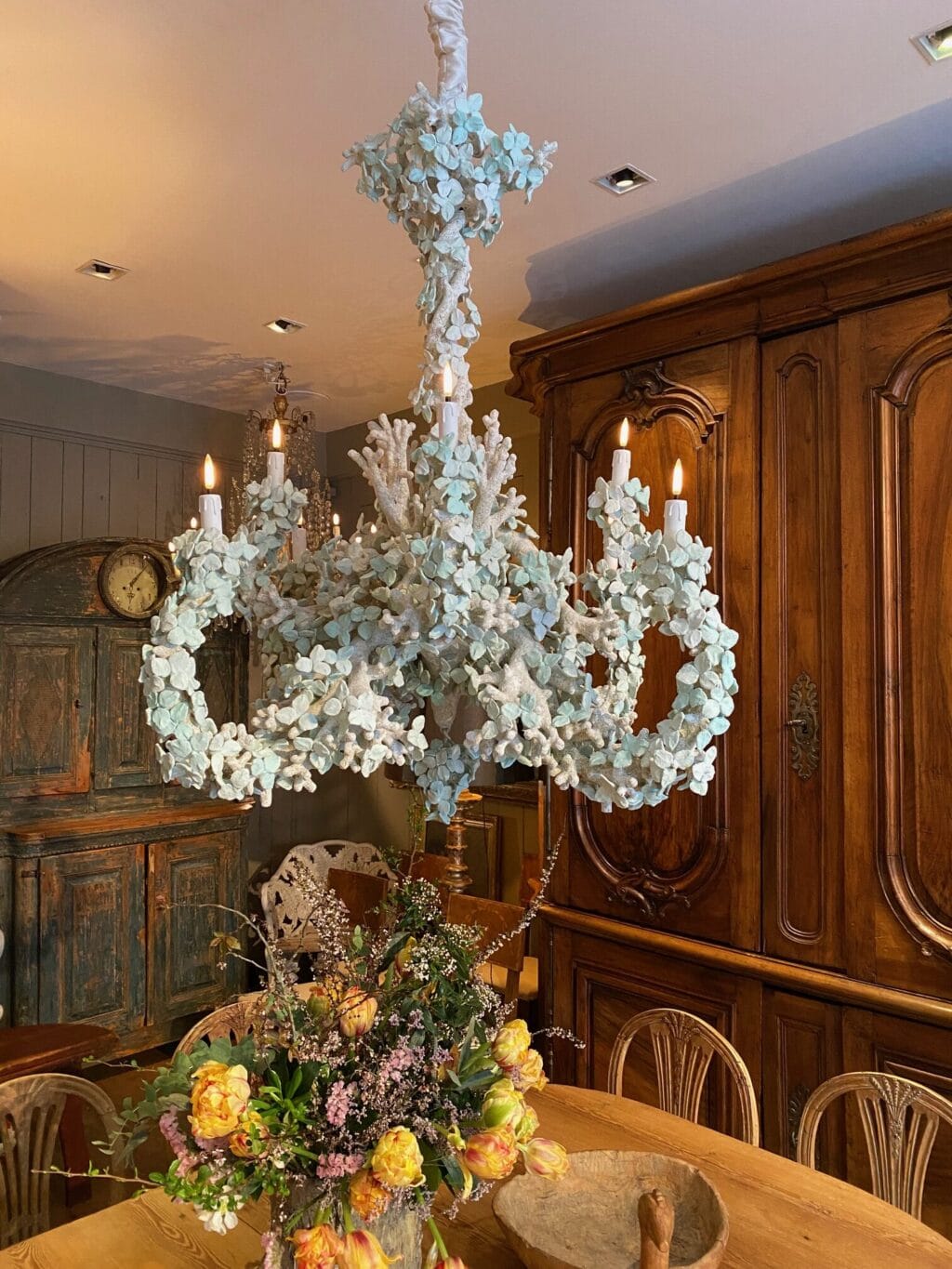 Grand Feuilles Blanches chandelier by Edouard Chevalier -One of a kind - Image 3