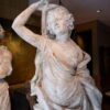 Paire de statues "Allégories de l'Air & du Feu" en terre cuite blanche par Gossin Frères ca.1870 – Image 2