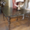Table basse base en bronze motif liane de feuilles entrelacées et plateau en verre fumé grené - Ca1970 – Image 7