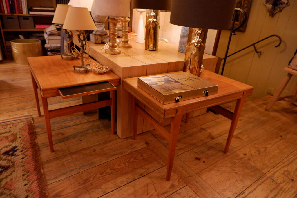 Pair of light teak side-tables with black top - By Johannes Andersen -Denmark ca.1960 - Image 4