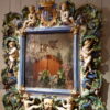 Grand miroir orné de Putti et d'une couronne sur blason- en faïence vernissée polychrome - Italie XIXe – Image 7