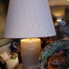 Grande paire de lampes en grés abat-jour lin naturel – Image 4