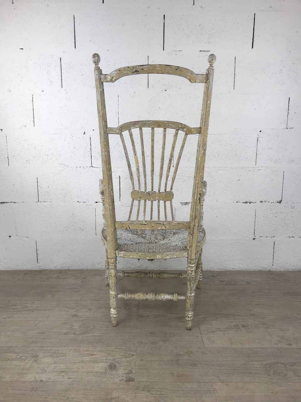 Chaise de nourrice en bois peint – Image 2